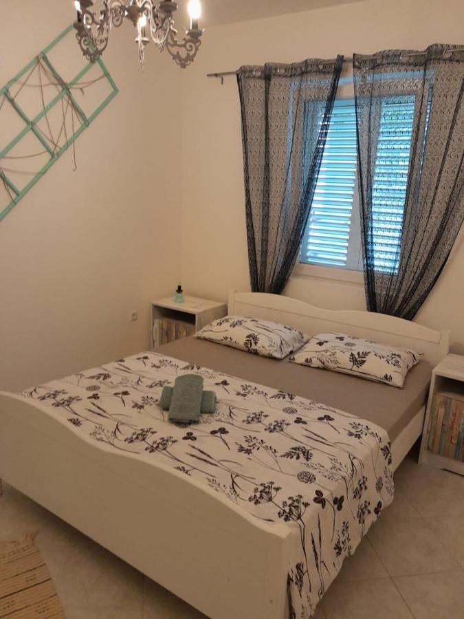 Apartmani Aneri Vir Exterior foto