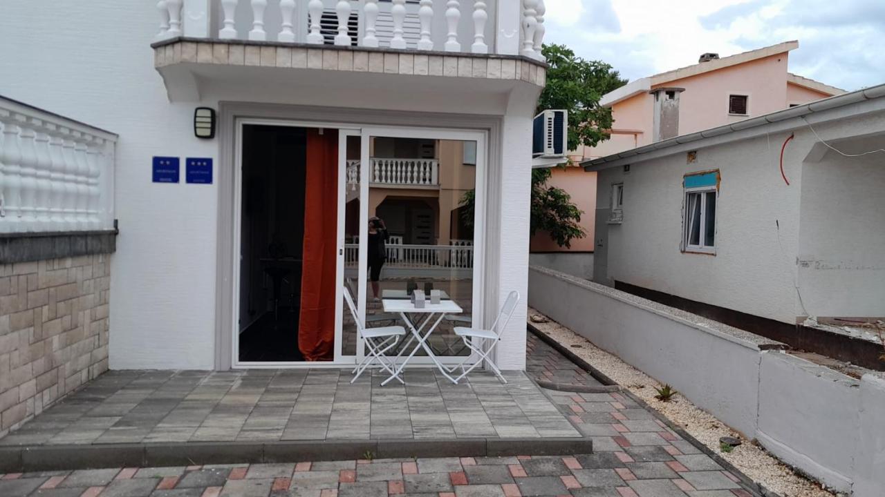 Apartmani Aneri Vir Exterior foto